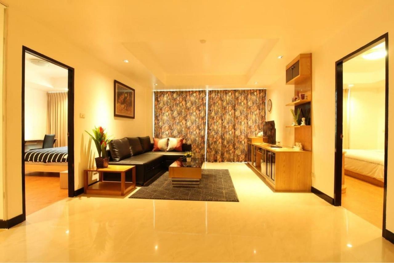 Serena Sathorn Suites Bangkok Bagian luar foto