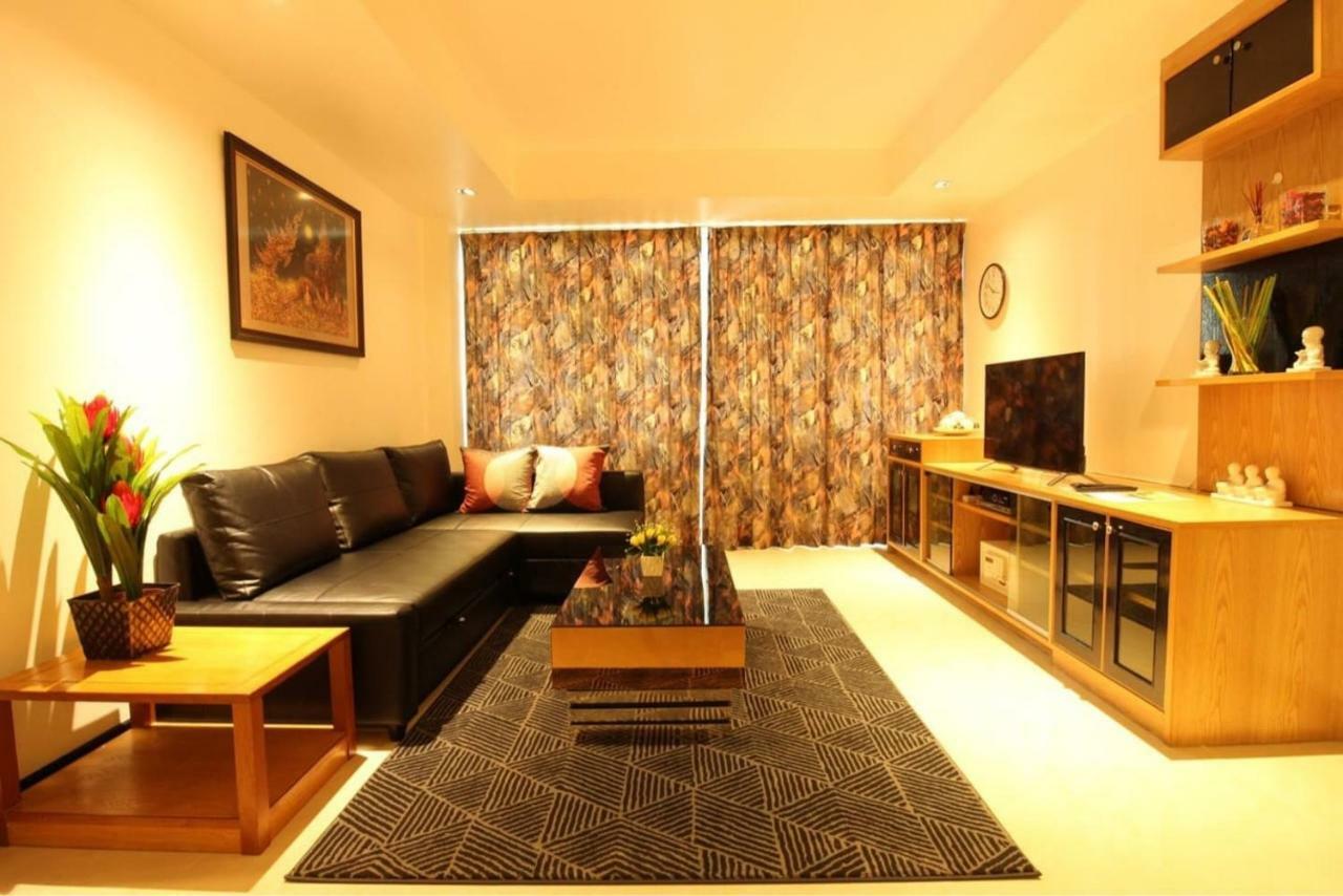 Serena Sathorn Suites Bangkok Bagian luar foto