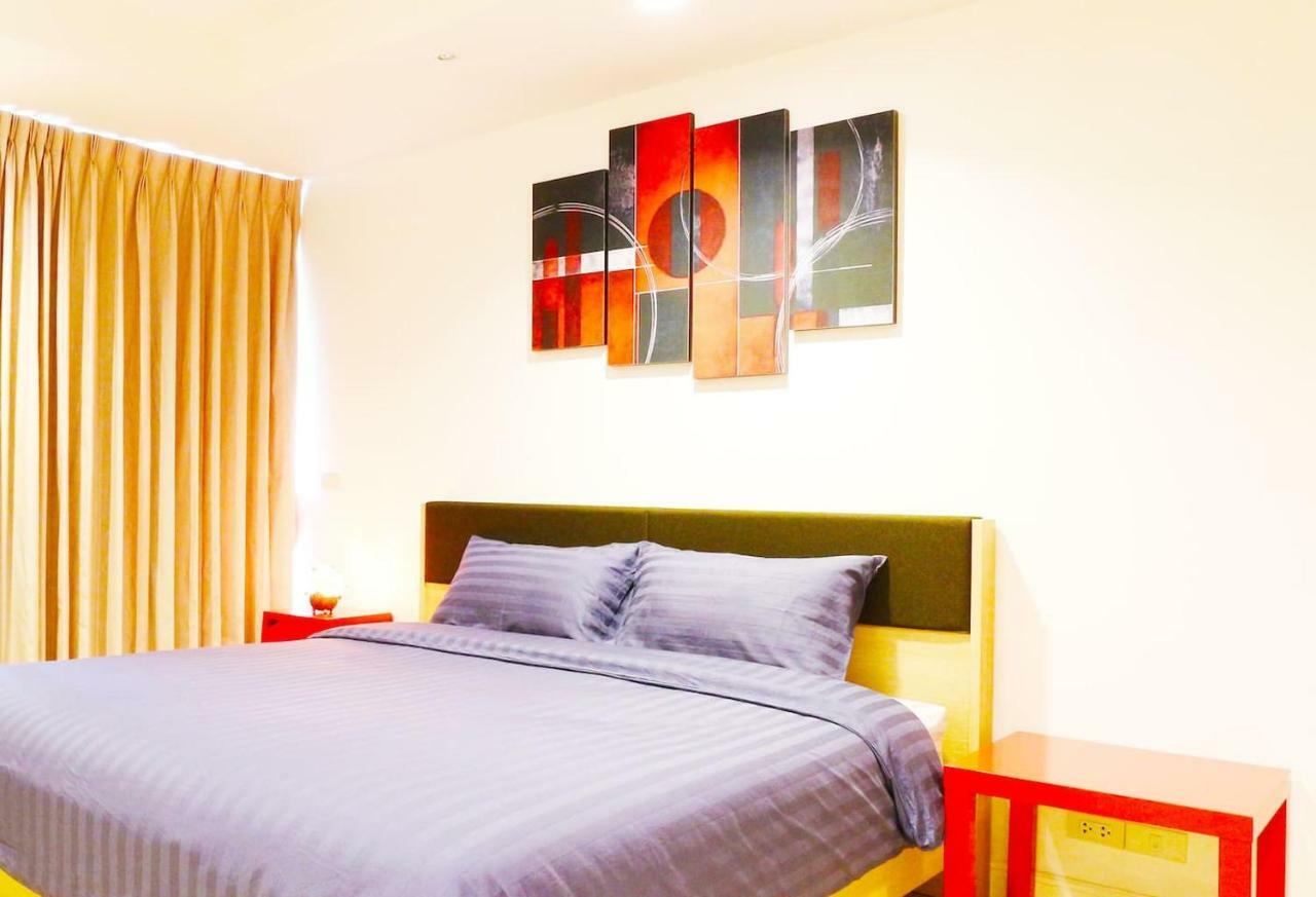 Serena Sathorn Suites Bangkok Bagian luar foto