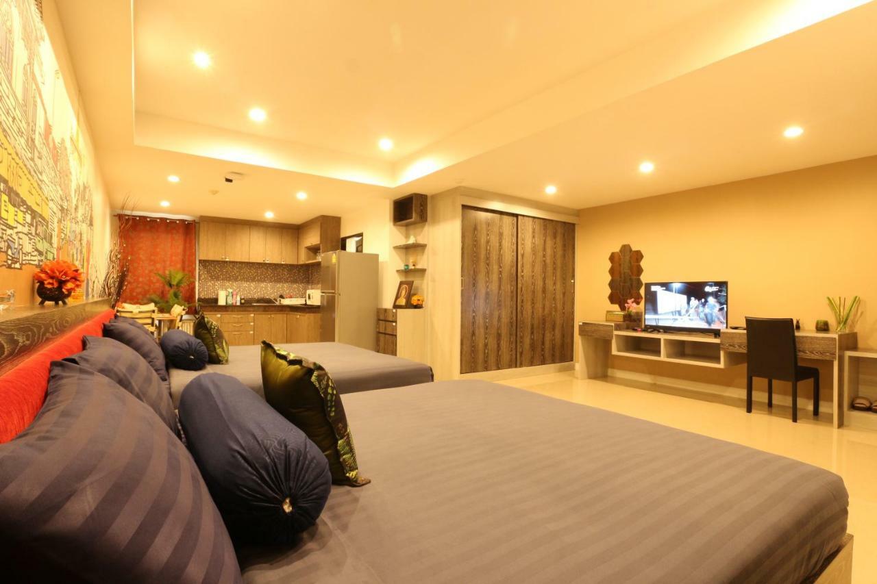 Serena Sathorn Suites Bangkok Bagian luar foto