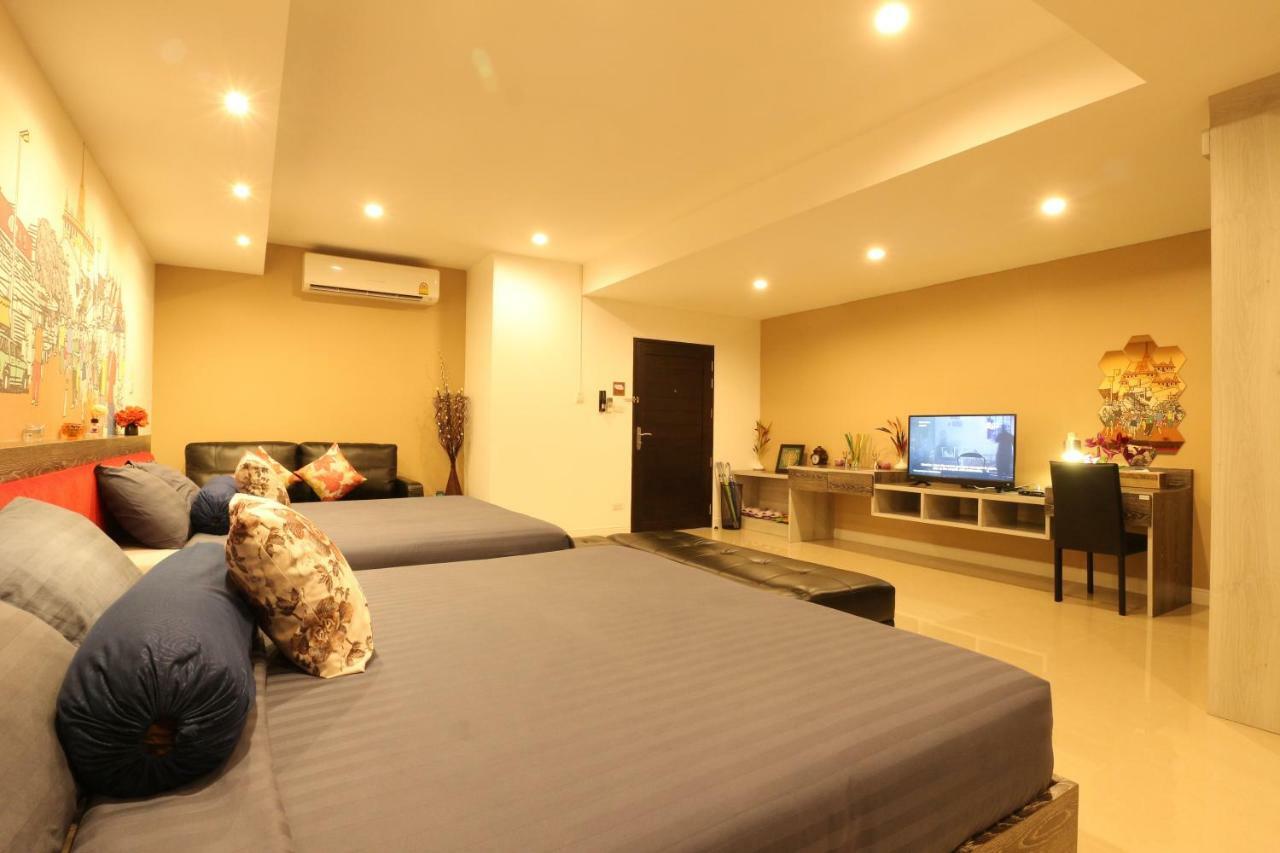 Serena Sathorn Suites Bangkok Bagian luar foto
