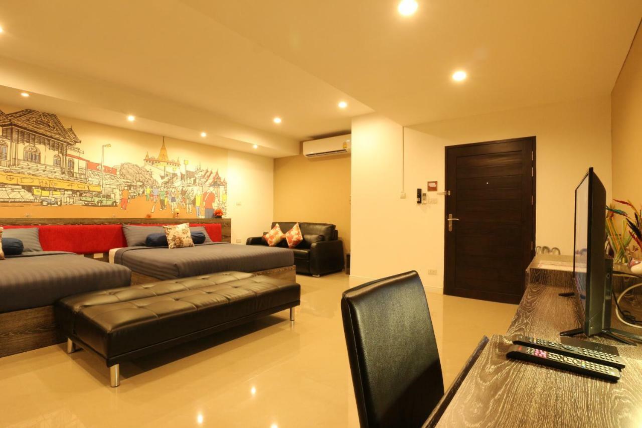 Serena Sathorn Suites Bangkok Bagian luar foto
