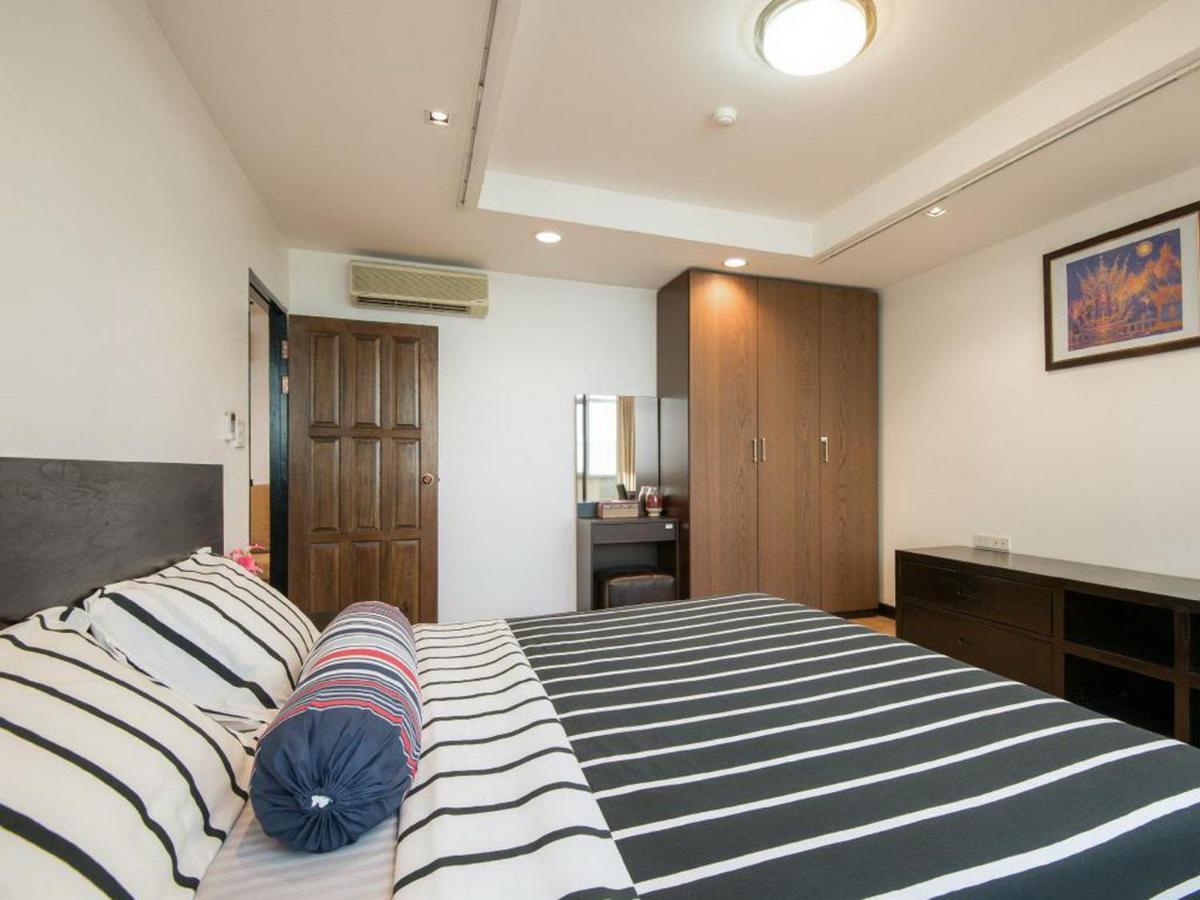 Serena Sathorn Suites Bangkok Bagian luar foto